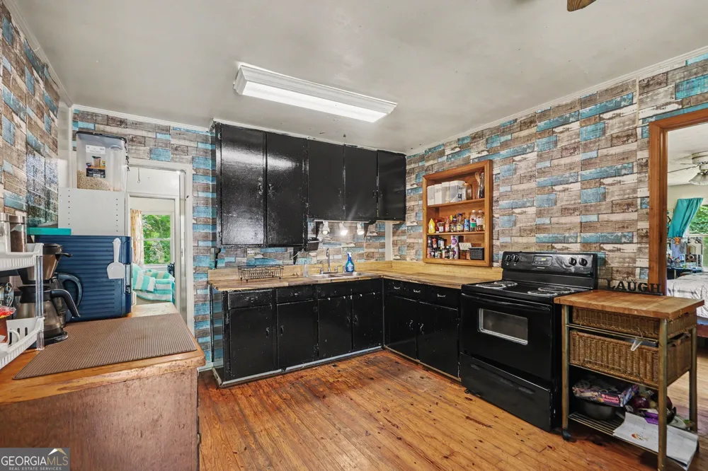 127 White ST Tallapoosa, GA 30176