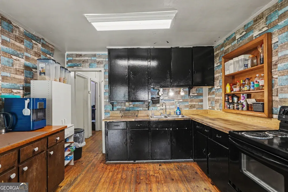127 White ST Tallapoosa, GA 30176