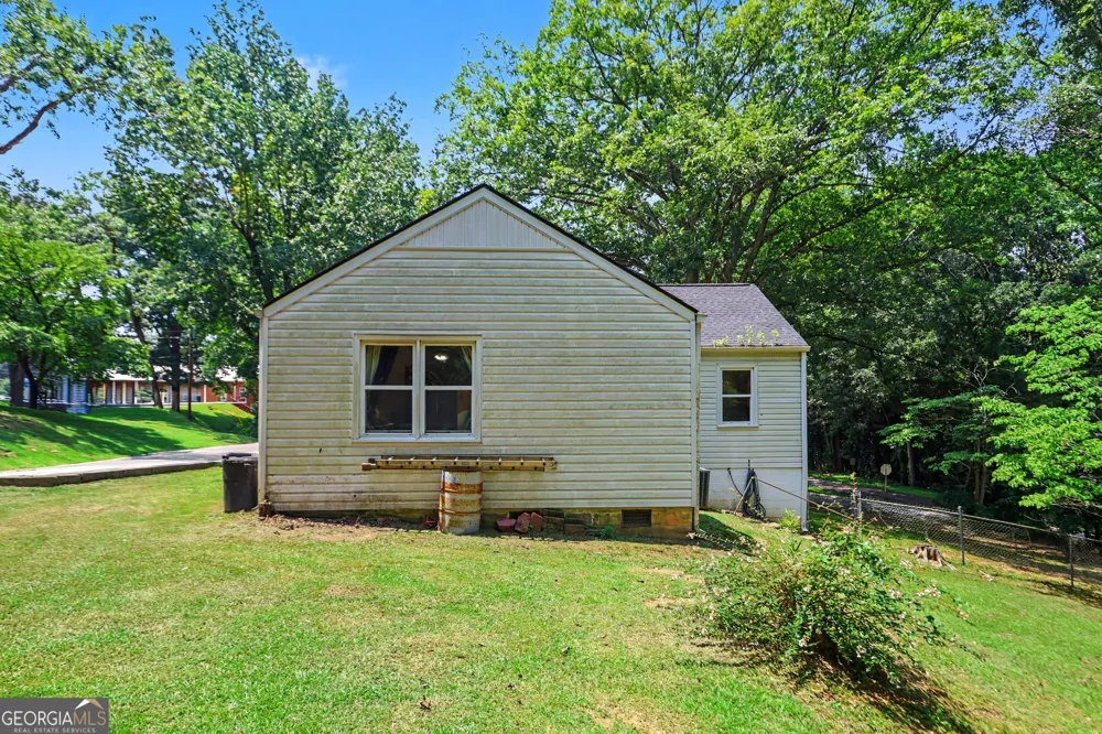 127 White ST Tallapoosa, GA 30176