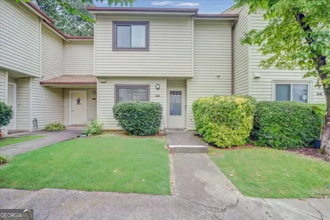 1182 Country CT