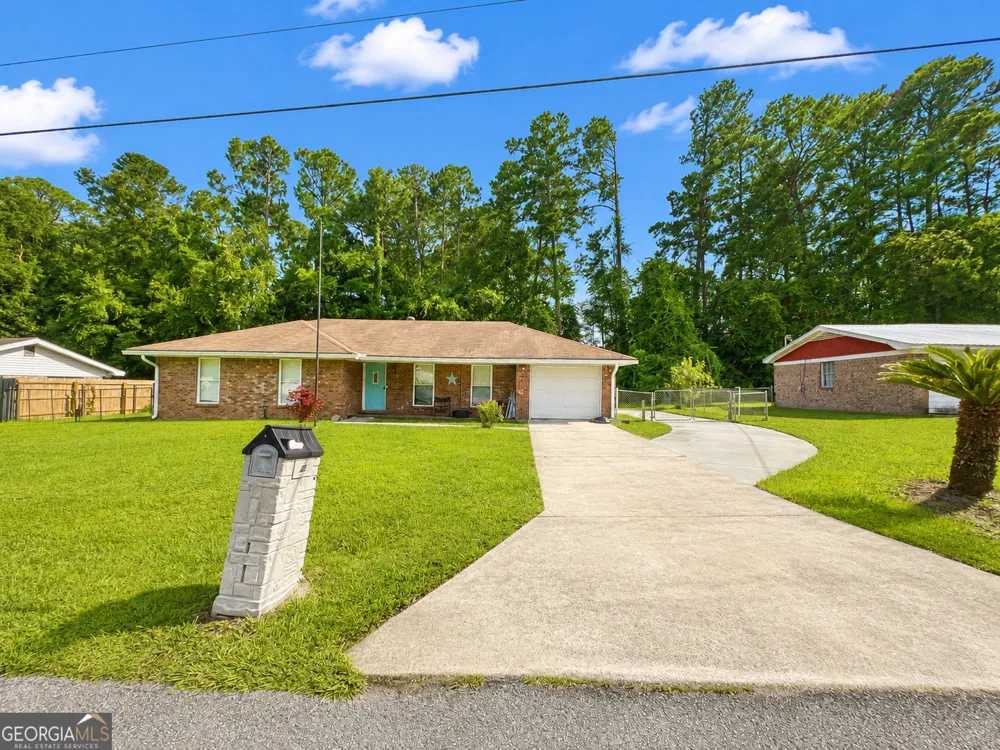 304 Floyd ST Hinesville, GA 31313