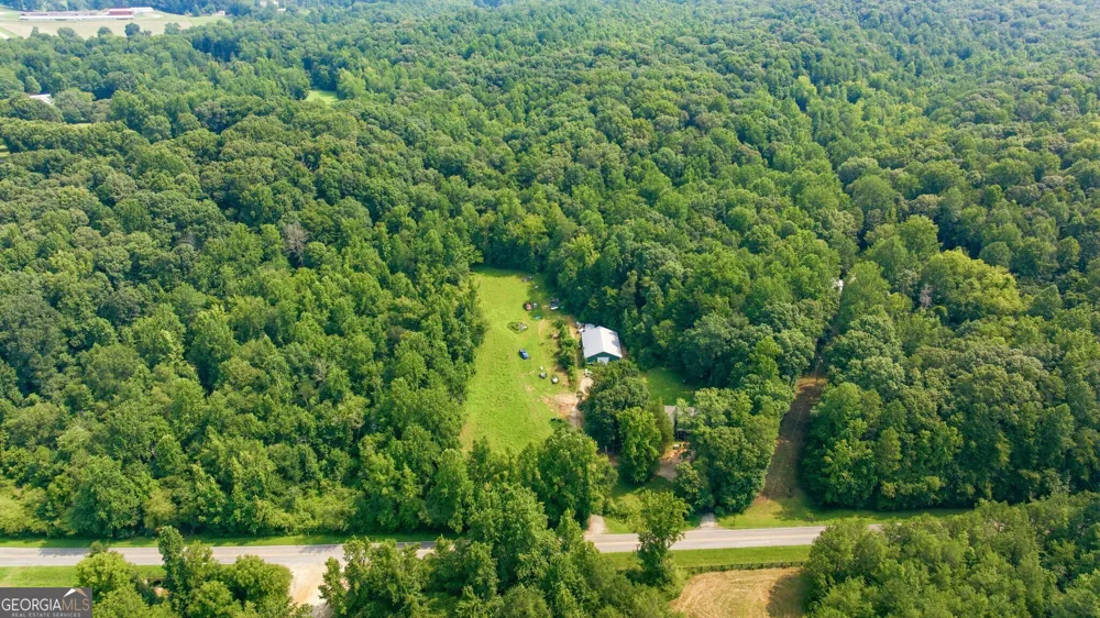 4215 Whiporwill RD Gillsville, GA 30543