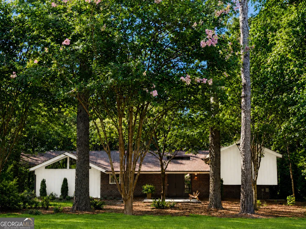 5363 Rosser RD Smoke Rise, GA 30087