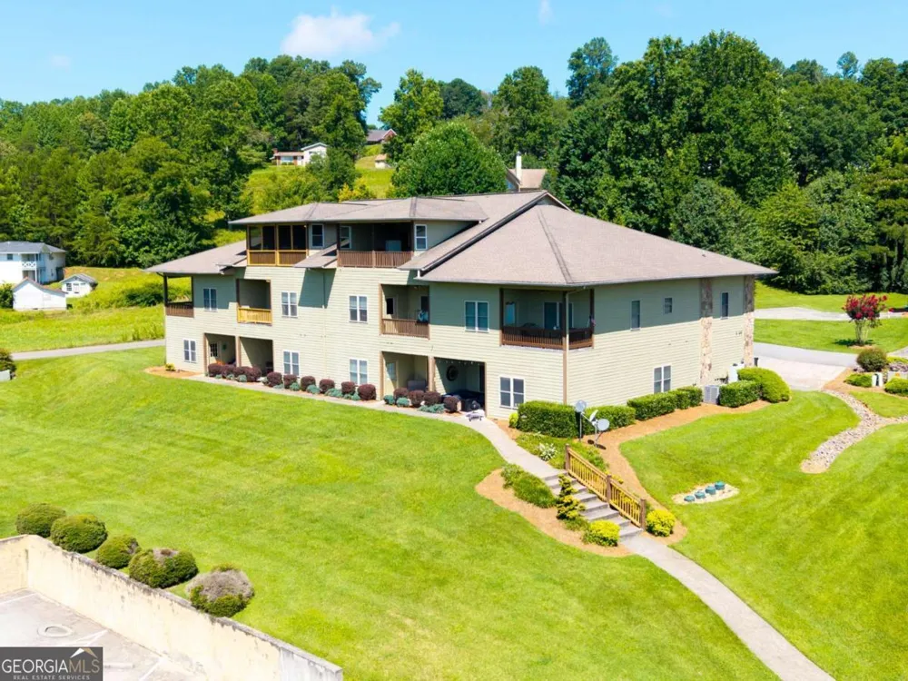 1724 Watercrest WAY Young Harris, GA 30582