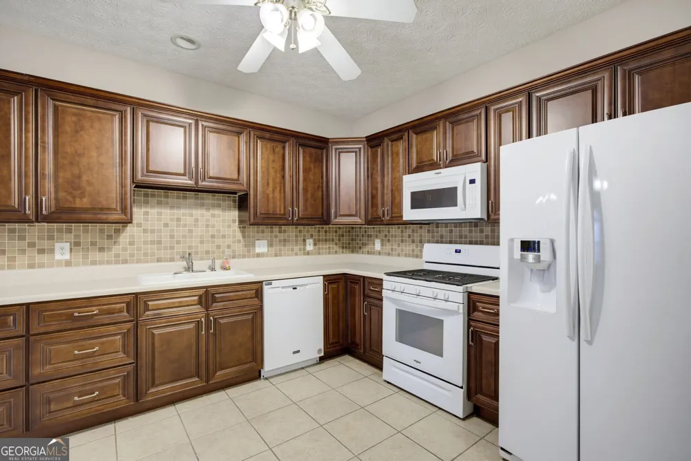 3706 Villa Springs CIR Powder Springs, GA 30127