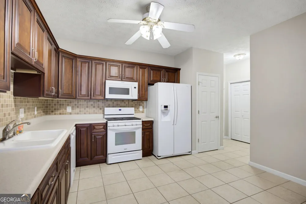 3706 Villa Springs CIR Powder Springs, GA 30127