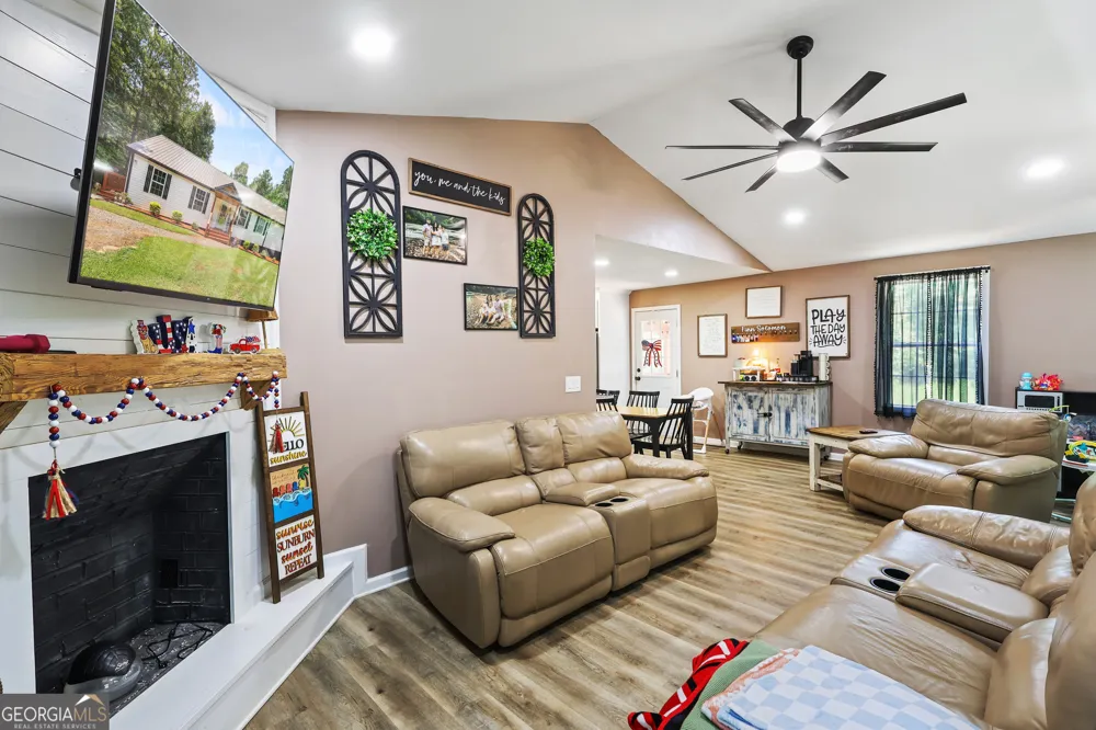 209 Ennis RD Barnesville, GA 30204