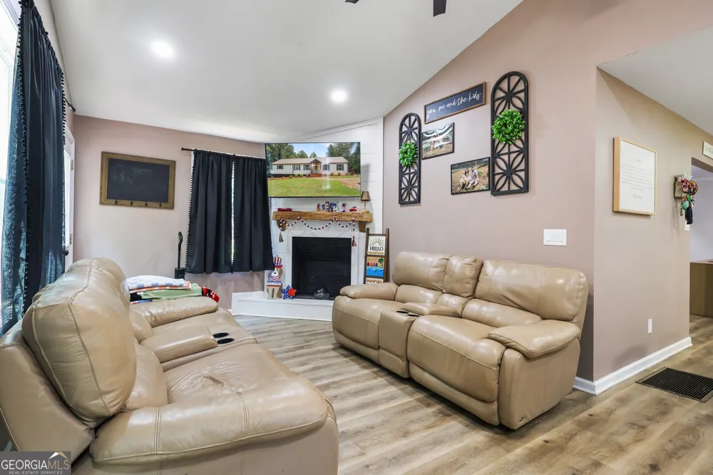209 Ennis RD Barnesville, GA 30204