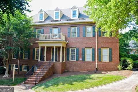 1071 Cambridge SQ