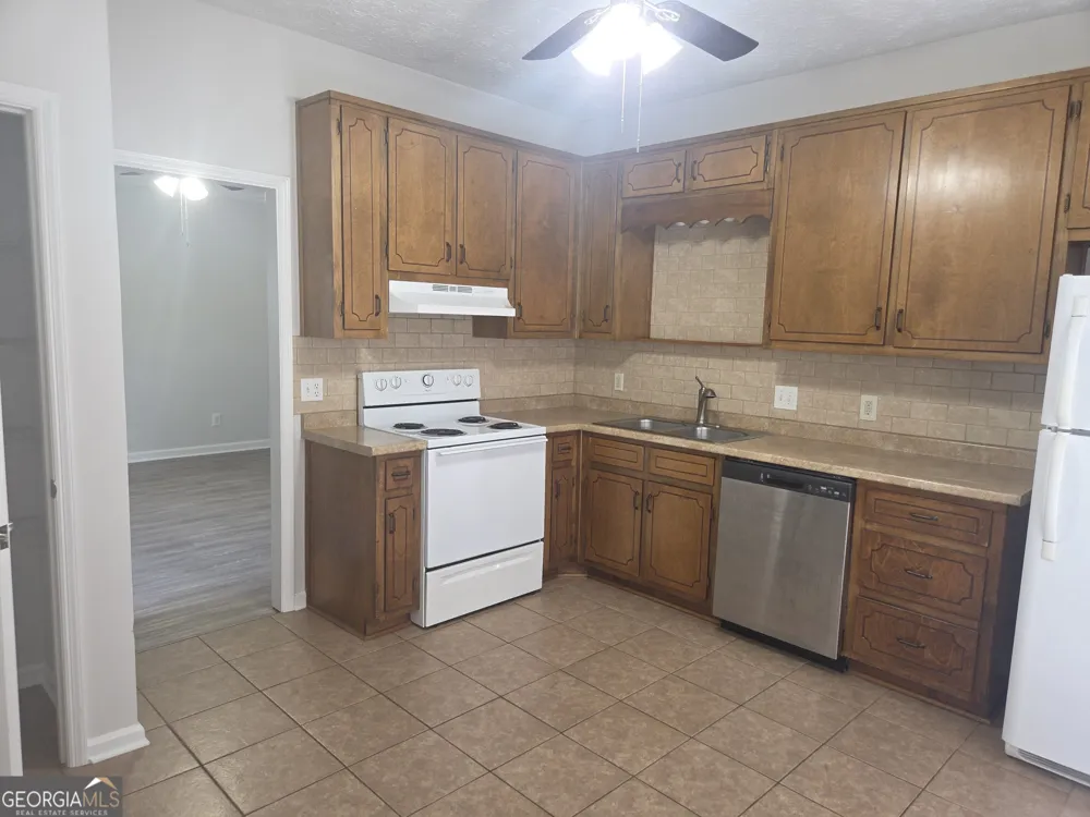 893 NE Park Place Conyers, GA 30012