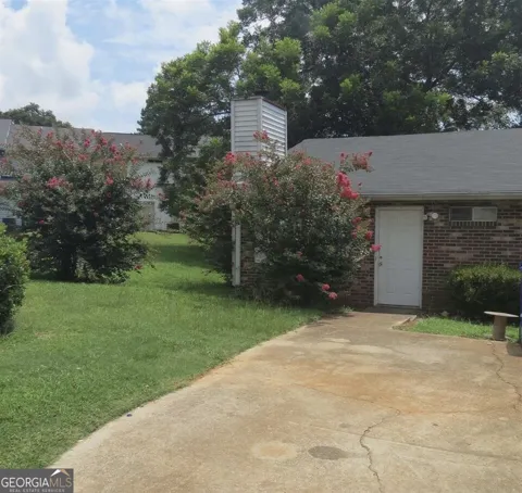 1755 Fox Chase CT SE
