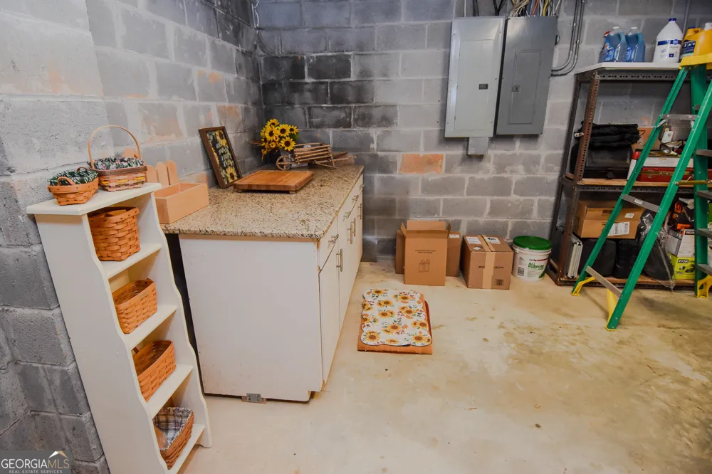 441 Campbell RD Meansville, GA 30256