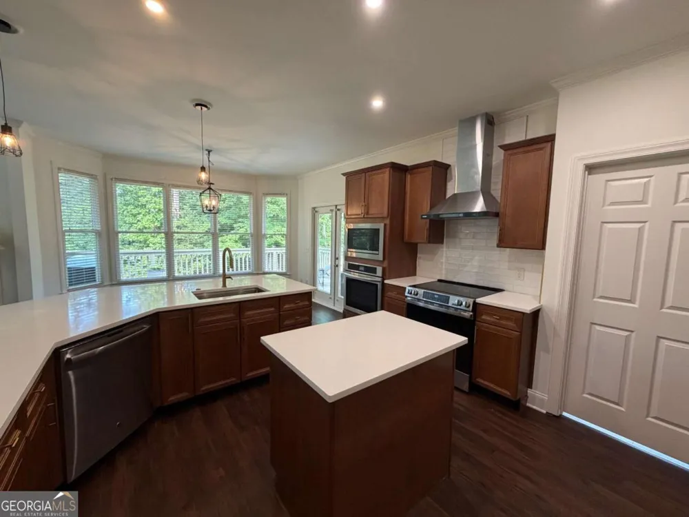 768 Laurel West LN Dacula, GA 30019