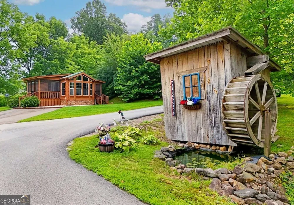87 Chimney RDG Blairsville, GA 30512