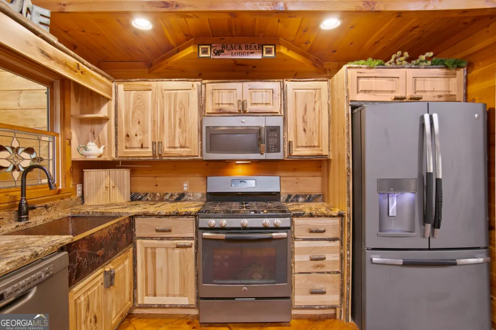 143 Kaely DR Mineral Bluff, GA 30559