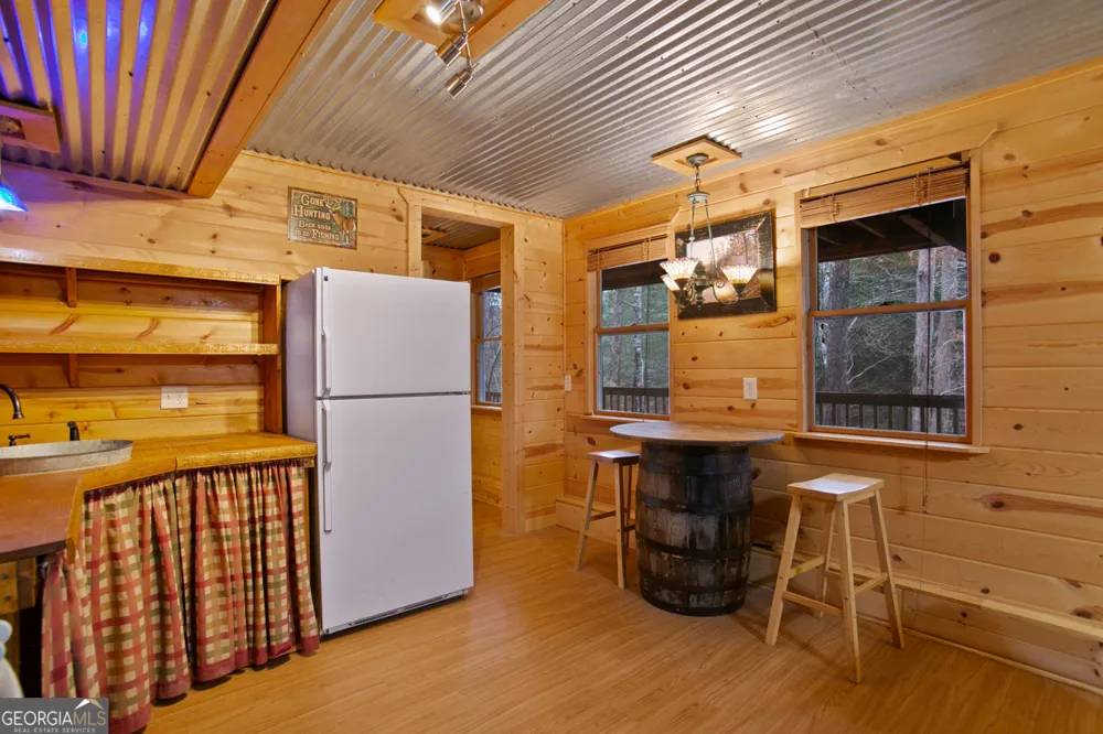 143 Kaely DR Mineral Bluff, GA 30559