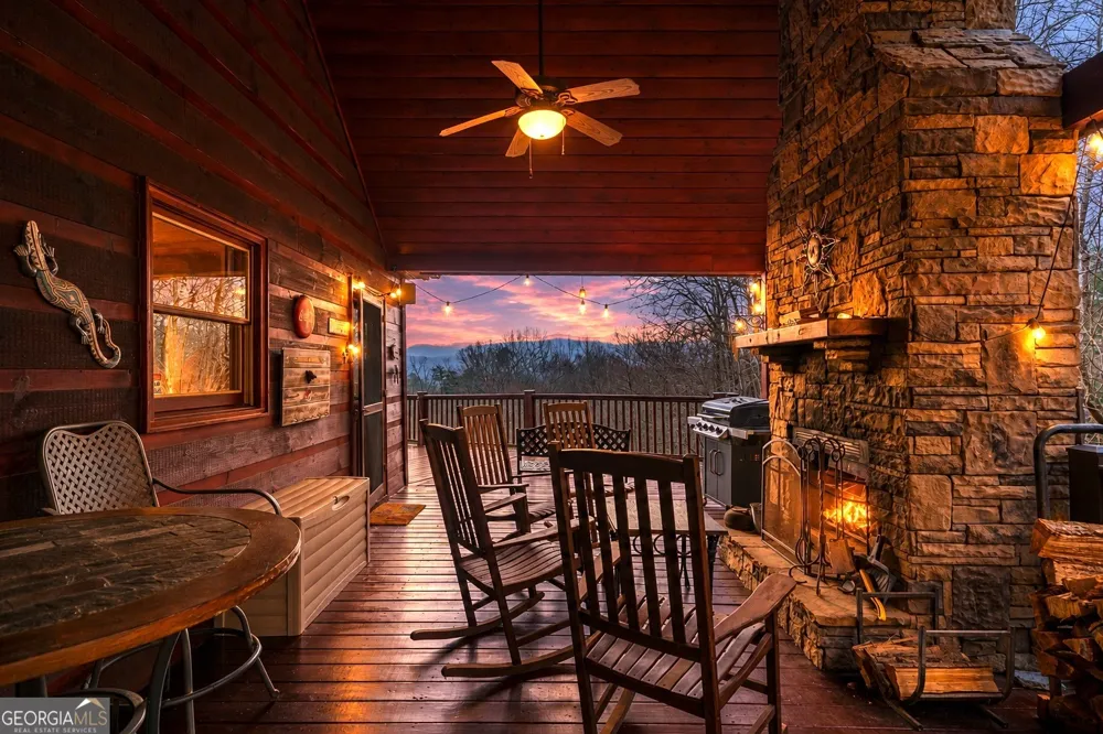 97 Fox Mountain Crossing RD Blue Ridge, GA 30513
