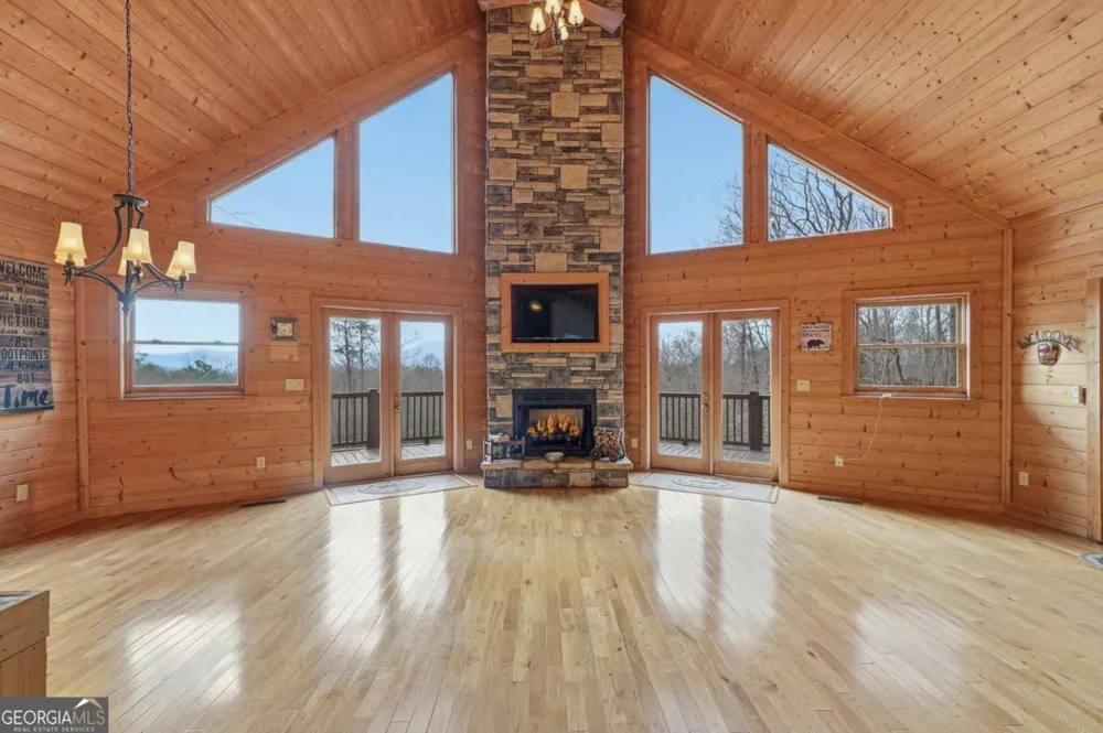 97 Fox Mountain Crossing RD Blue Ridge, GA 30513