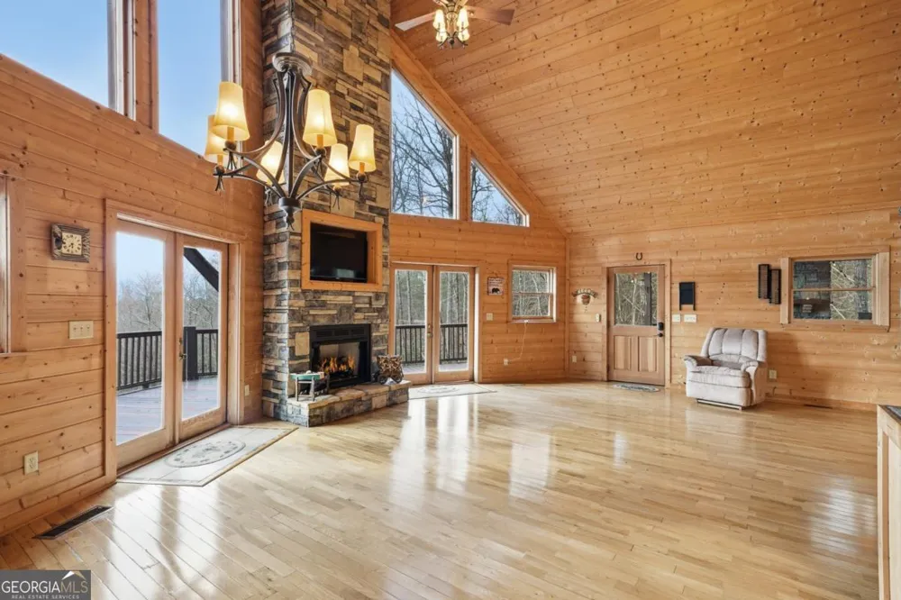 97 Fox Mountain Crossing RD Blue Ridge, GA 30513
