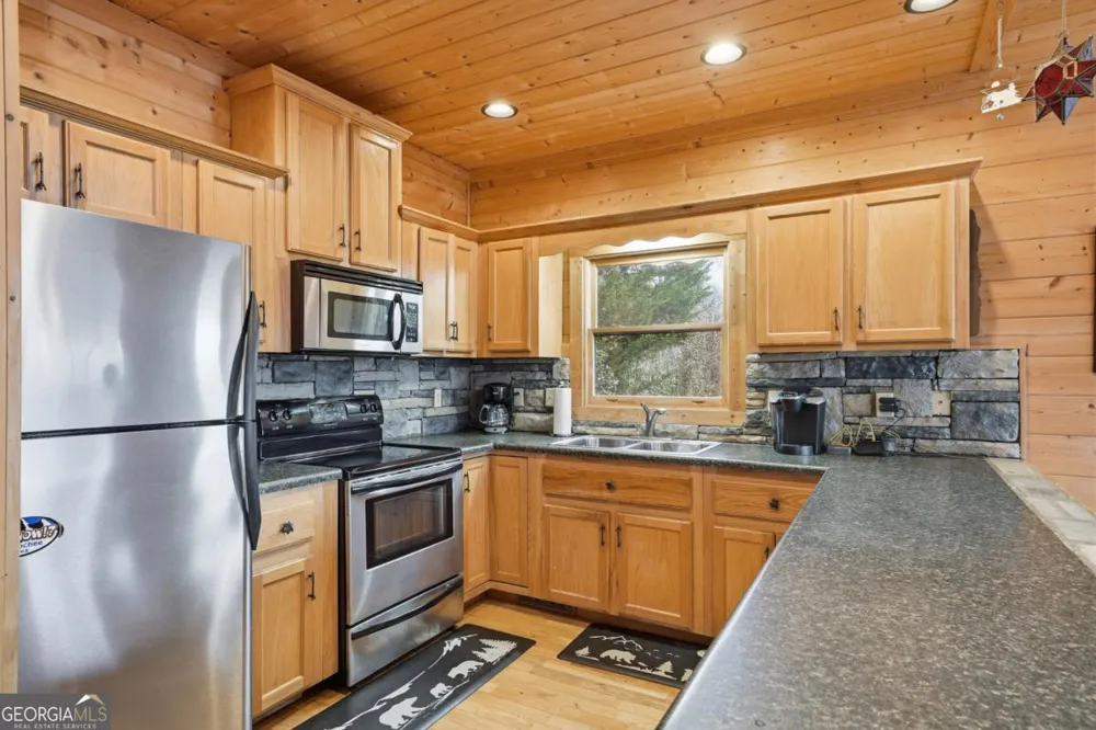 97 Fox Mountain Crossing RD Blue Ridge, GA 30513