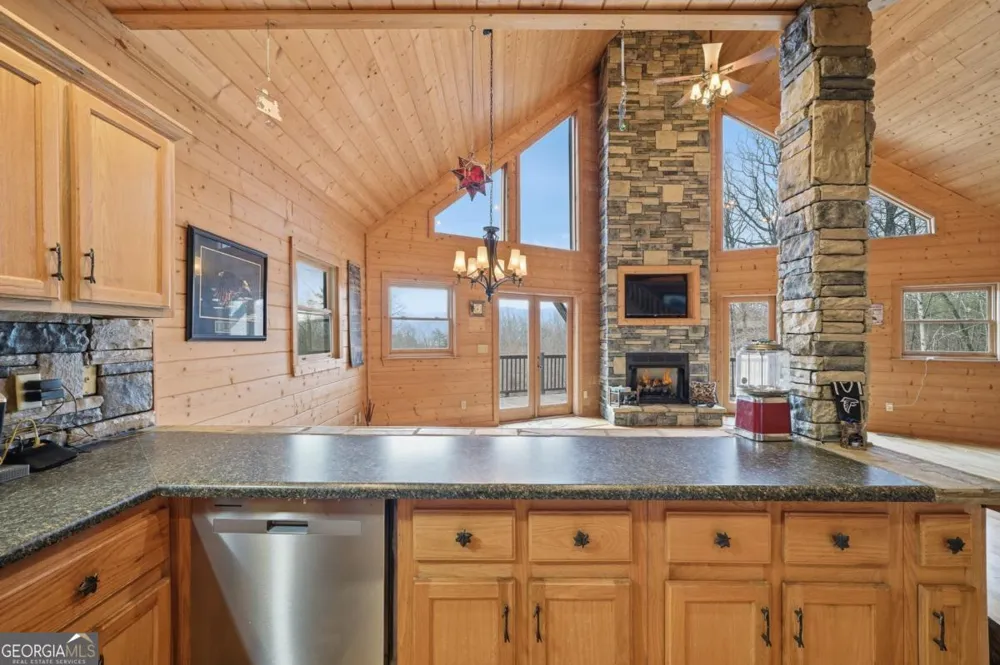 97 Fox Mountain Crossing RD Blue Ridge, GA 30513