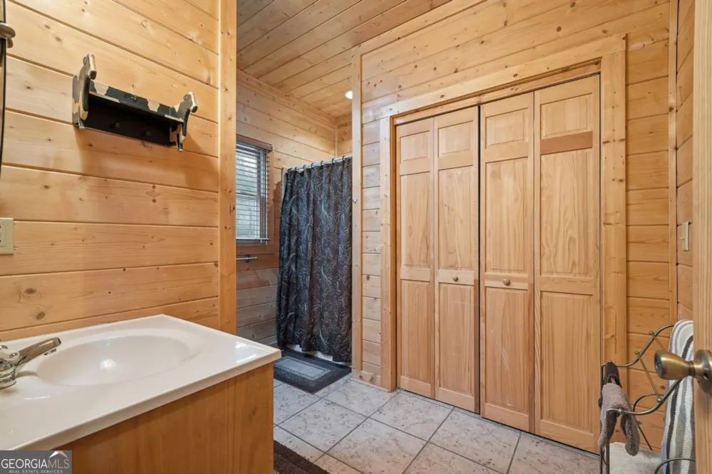 97 Fox Mountain Crossing RD Blue Ridge, GA 30513