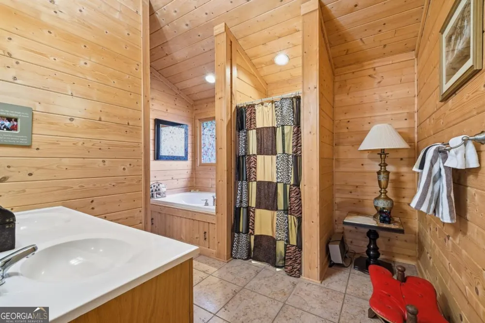 97 Fox Mountain Crossing RD Blue Ridge, GA 30513