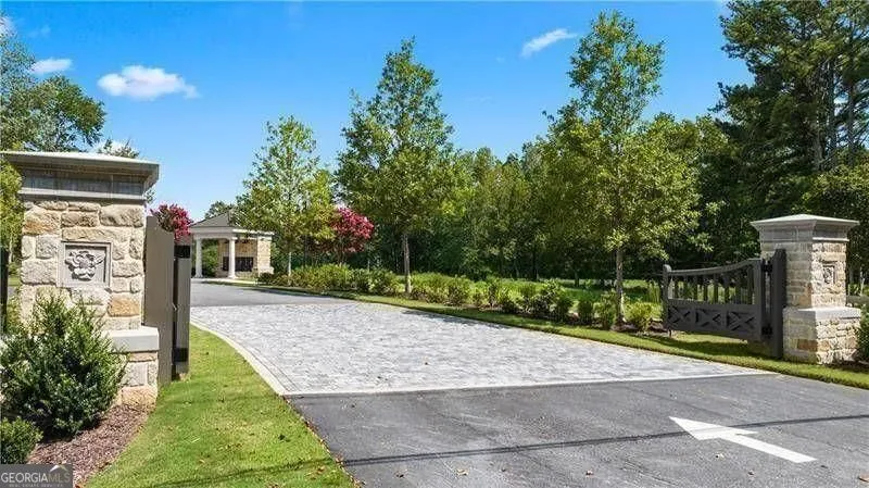 330 Lakeshore RD Milton, GA 30004