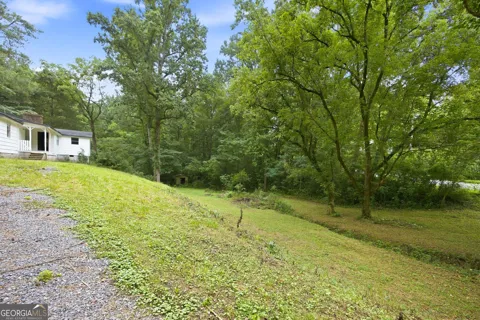 943 Roach Hollow RD