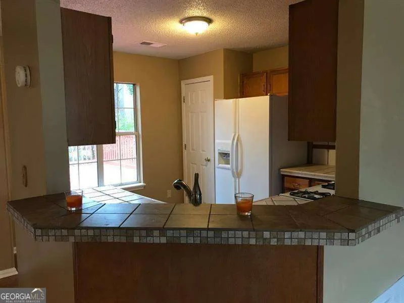 2989 Garland DR Marietta, GA 30008