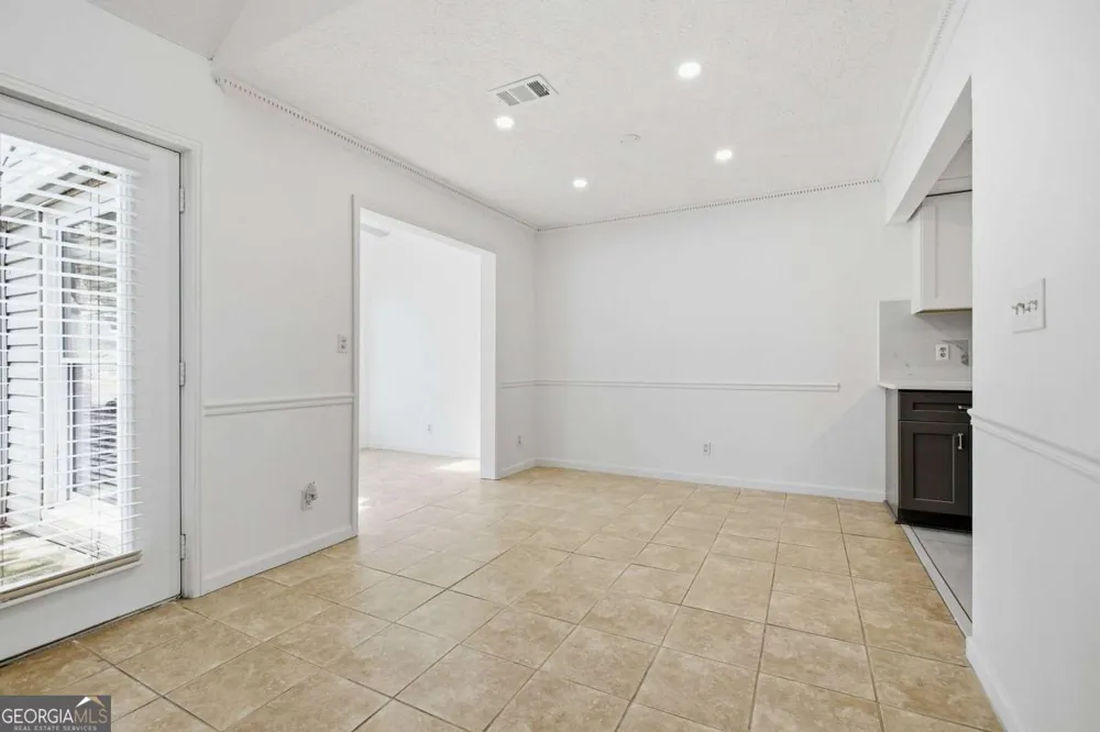 1527 Planters Ridge LN Alpharetta, GA 30004