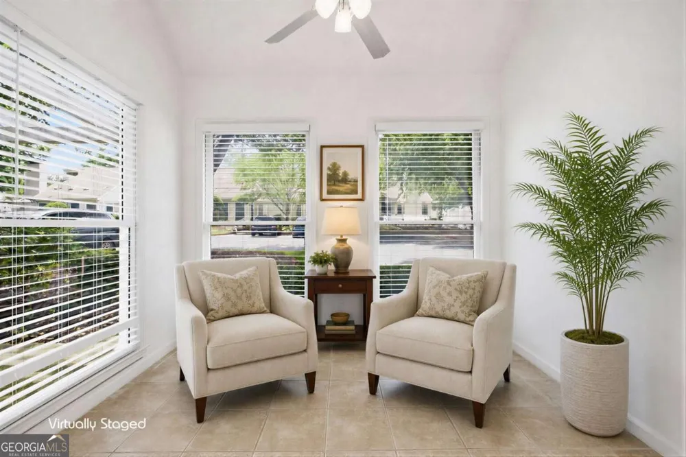 1527 Planters Ridge LN Alpharetta, GA 30004