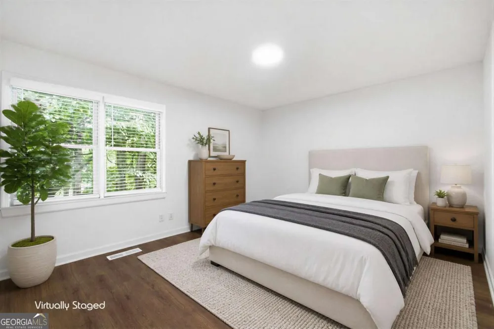 1527 Planters Ridge LN Alpharetta, GA 30004