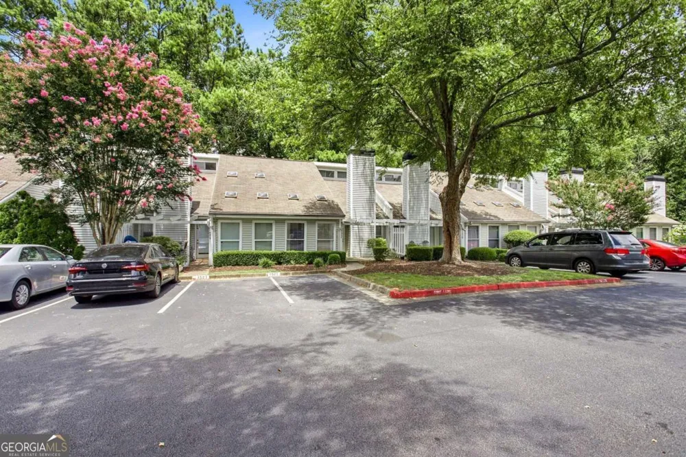 1527 Planters Ridge LN Alpharetta, GA 30004