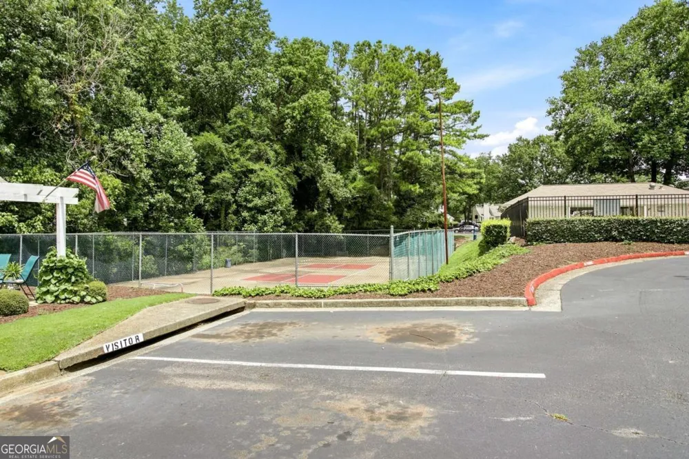 1527 Planters Ridge LN Alpharetta, GA 30004