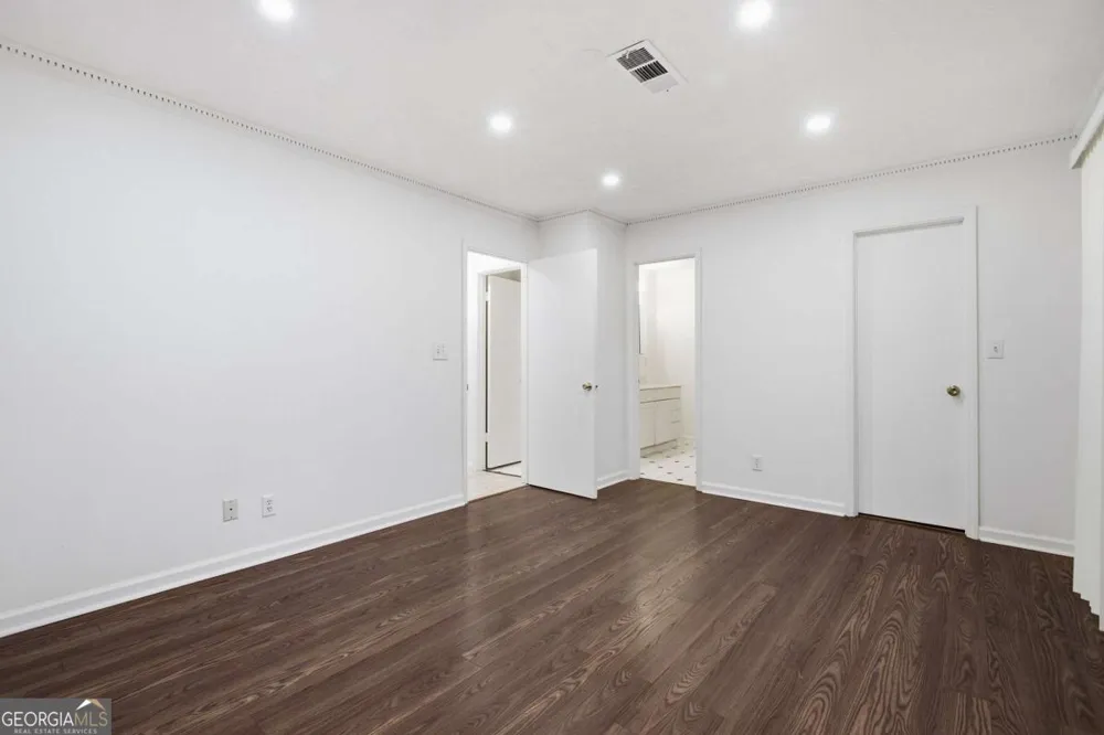 1527 Planters Ridge LN Alpharetta, GA 30004