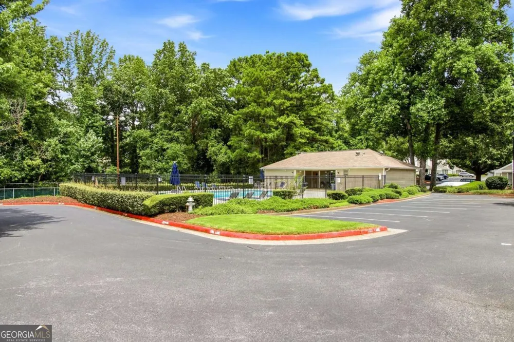 1527 Planters Ridge LN Alpharetta, GA 30004