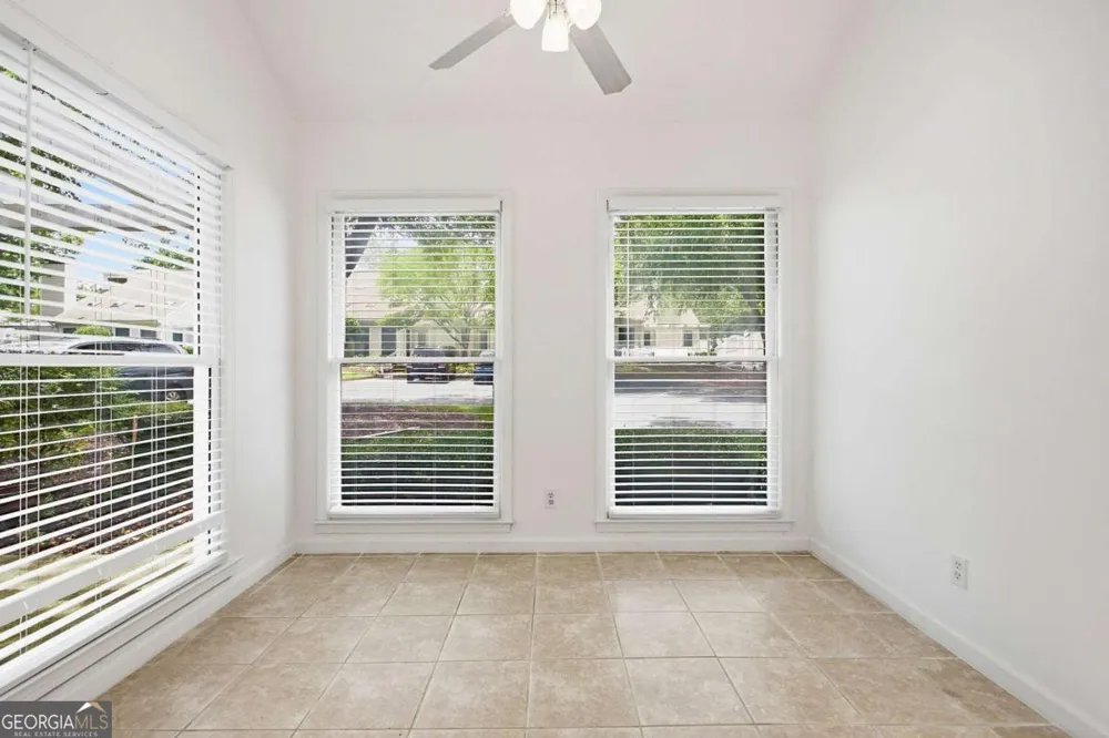 1527 Planters Ridge LN Alpharetta, GA 30004