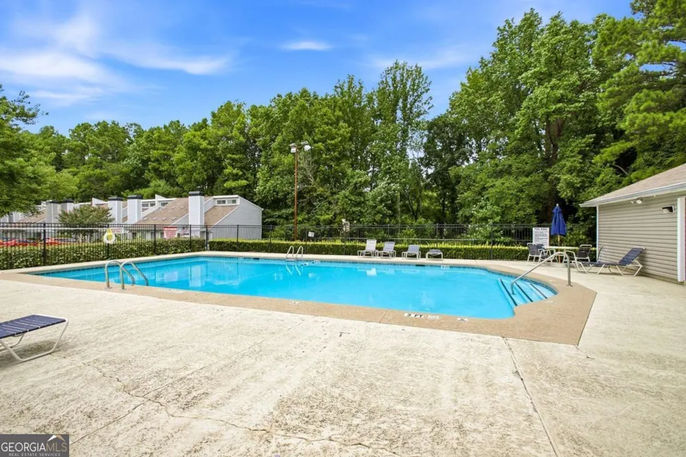 1527 Planters Ridge LN Alpharetta, GA 30004