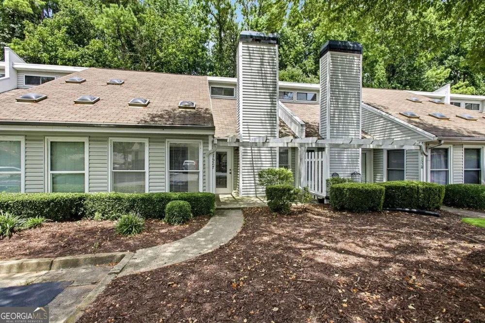 1527 Planters Ridge LN Alpharetta, GA 30004