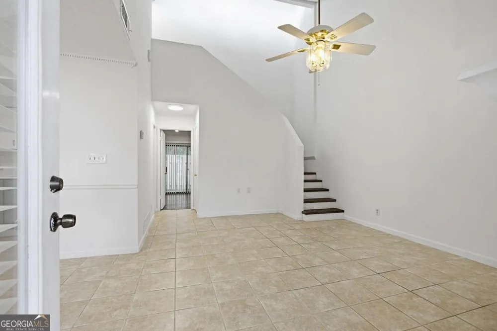 1527 Planters Ridge LN Alpharetta, GA 30004