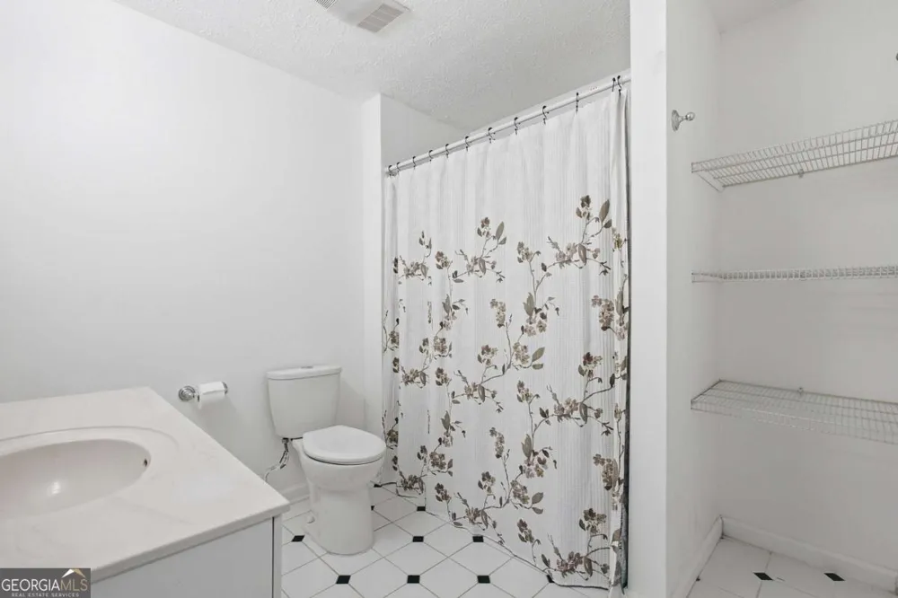 1527 Planters Ridge LN Alpharetta, GA 30004
