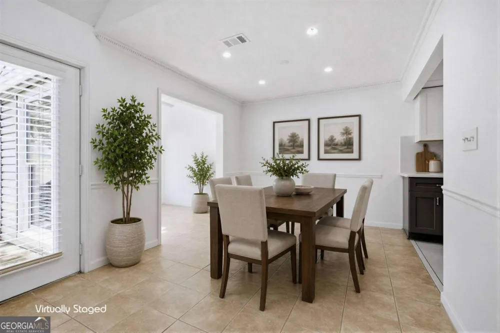 1527 Planters Ridge LN Alpharetta, GA 30004