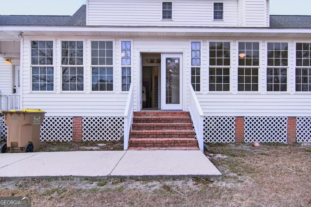 2051 Oliver HWY Newington, GA 30446