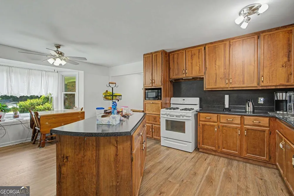 5512 Andrew DR SW Mableton, GA 30126