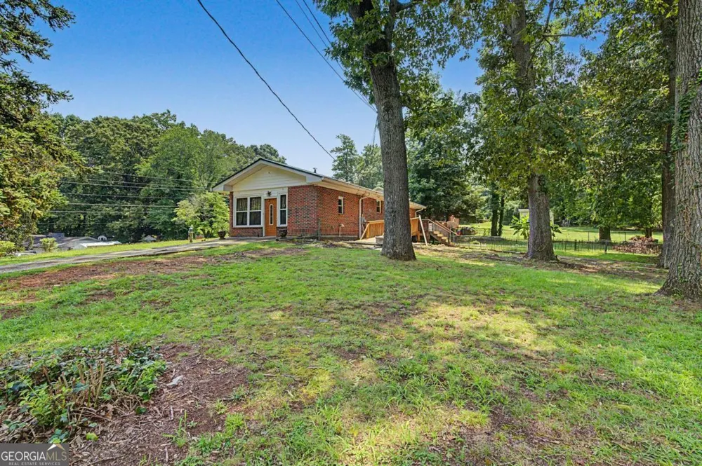 5512 Andrew DR SW Mableton, GA 30126