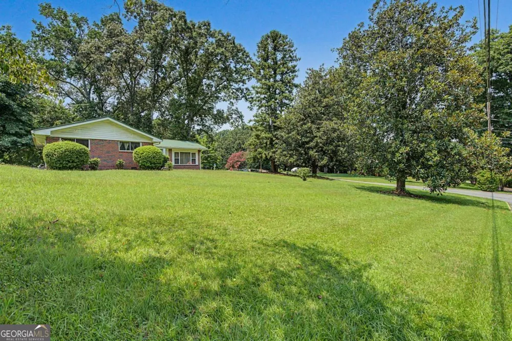 5512 Andrew DR SW Mableton, GA 30126