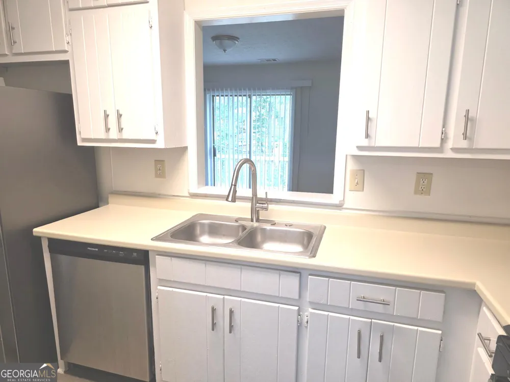 5779 North  Castlegate RD College Park, GA 30349