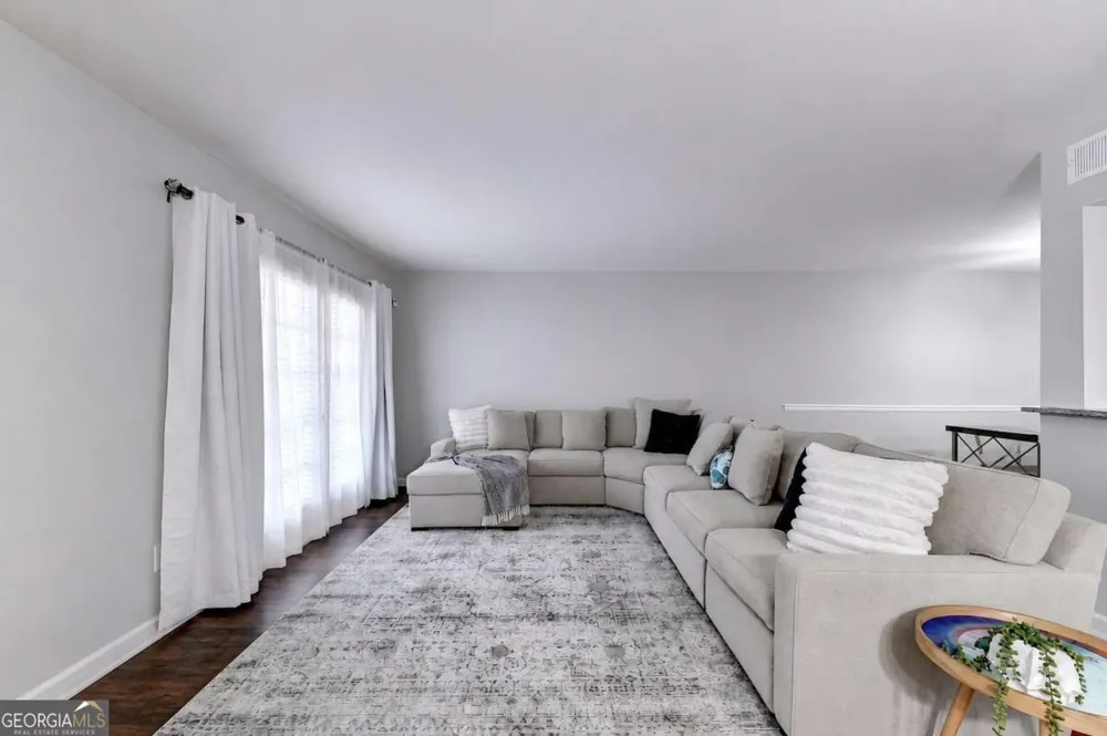 6520 Roswell RD Sandy Springs, GA 30328
