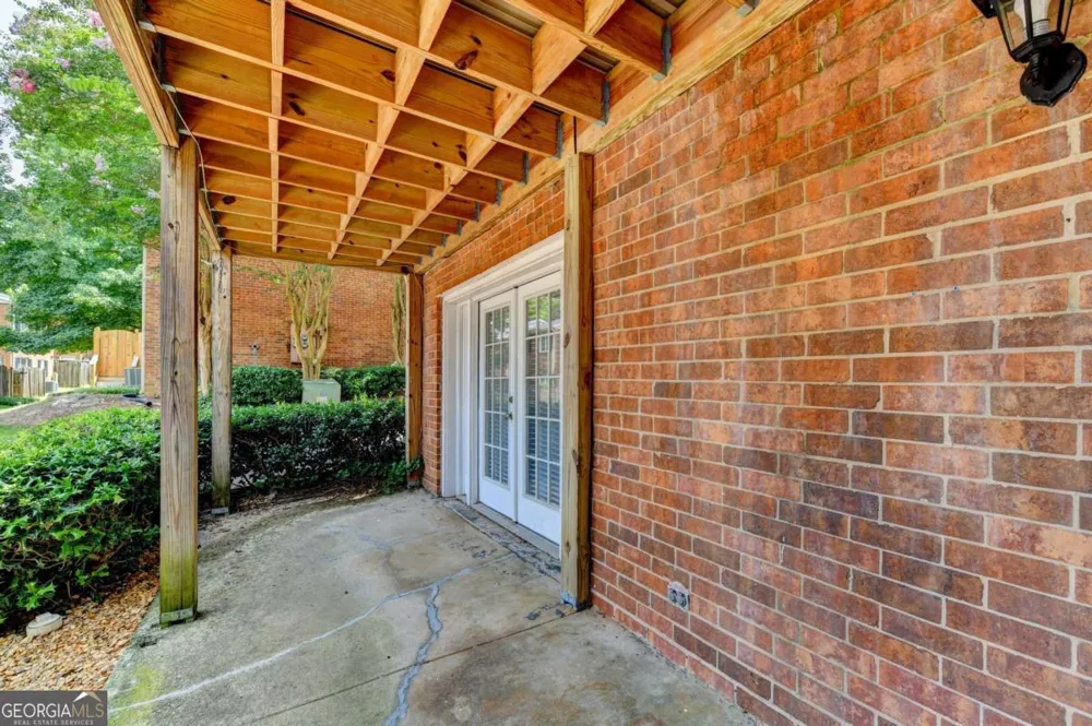 6520 Roswell RD Sandy Springs, GA 30328